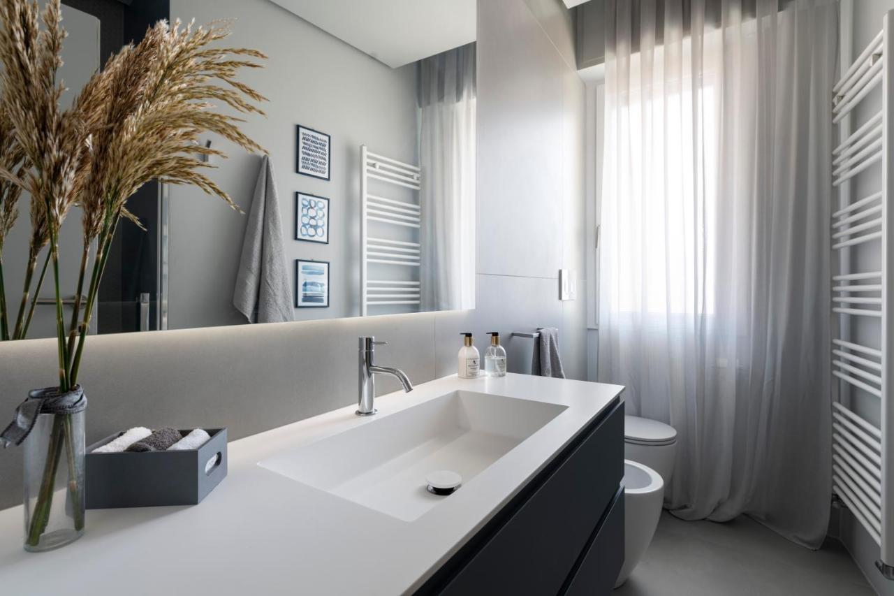 Casa Del Faro - Baia Flaminia Apartment เปซาโร ภายนอก รูปภาพ